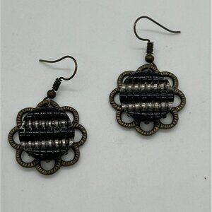 Vintage Button-Inspired Silver-Tone Dangle Earrings With Flower Design Retro